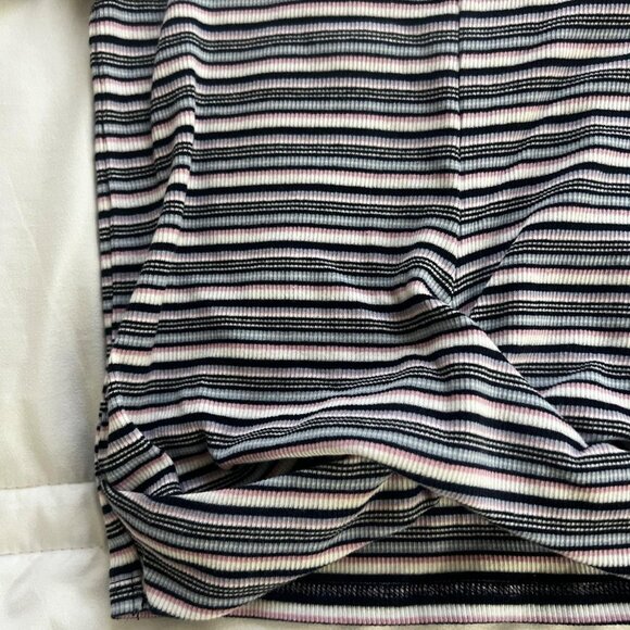 Hollister Co. Women's multi Crop-top - Picture 3 of 4